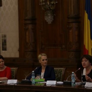  AleksanDerالكسندRudرود2000-2015 , Mariupol UA -Toronto CA, ©