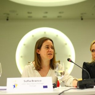  AleksanDerالكسندRudرود2000-2015 , Mariupol UA -Toronto CA, ©